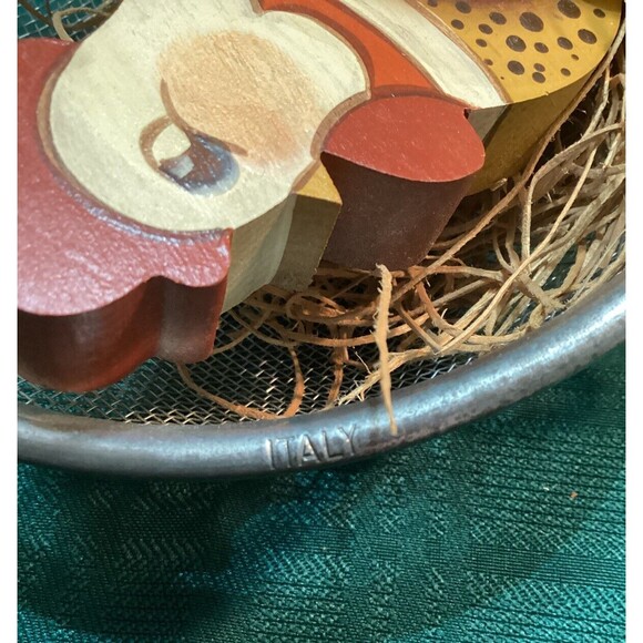 Handcrafted Vintage Strainer Wooden Hand Painted Hen On Nest Wall Decor Hanging - Picture 11 of 11